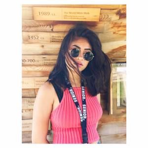 Meet your Posher, Rexella